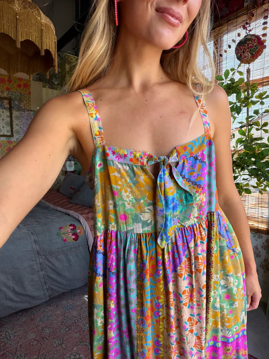 Style
Folk Flower Patchwork